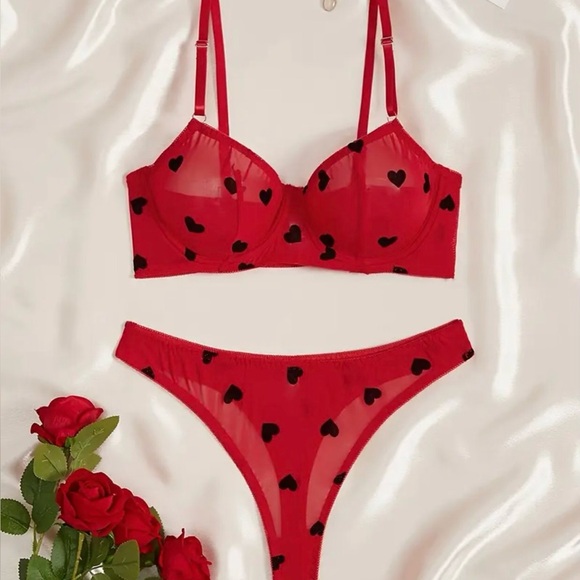 Red Heart Lingerie Set - Picture 1 of 4